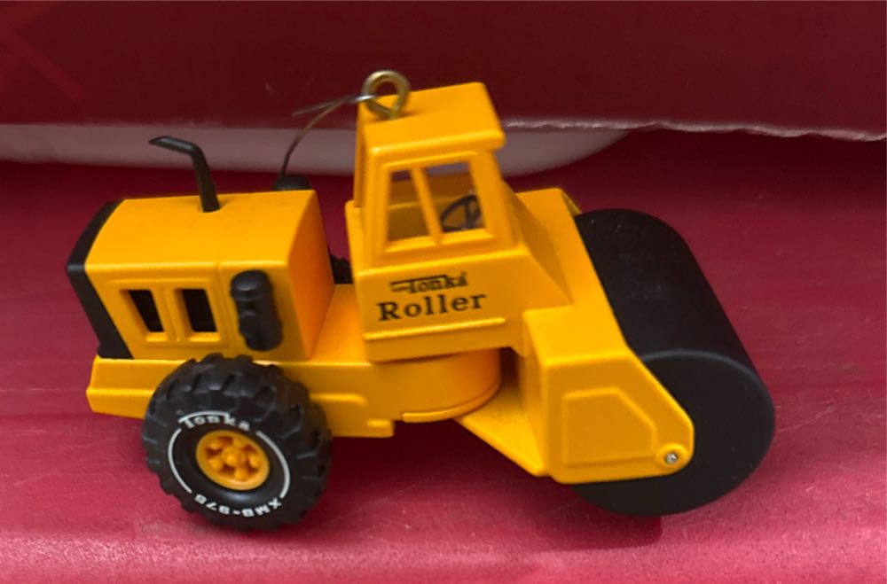 Mighty Tonka Roller - Tonka (Construction) ornament collectible [Barcode 795902017354] - Main Image 4
