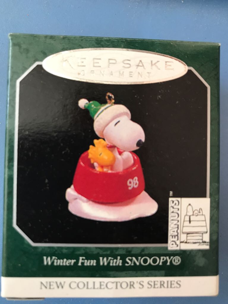 Winter Fun With Snoopy #1 - Winter Fun With Snoopy (Peanuts Miniature) ornament collectible [Barcode 015012431025] - Main Image 1