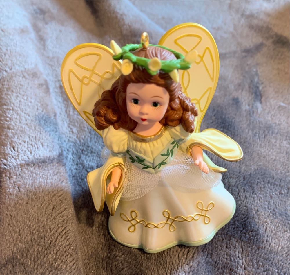 Madame Alexander 13 - Follow Your Dreams Angel - Madame Alexander (Angel) ornament collectible [Barcode 795902019143] - Main Image 3