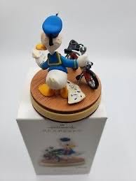 Oh What Fun! - Donald Duck (Disney) ornament collectible [Barcode 795902020903] - Main Image 4