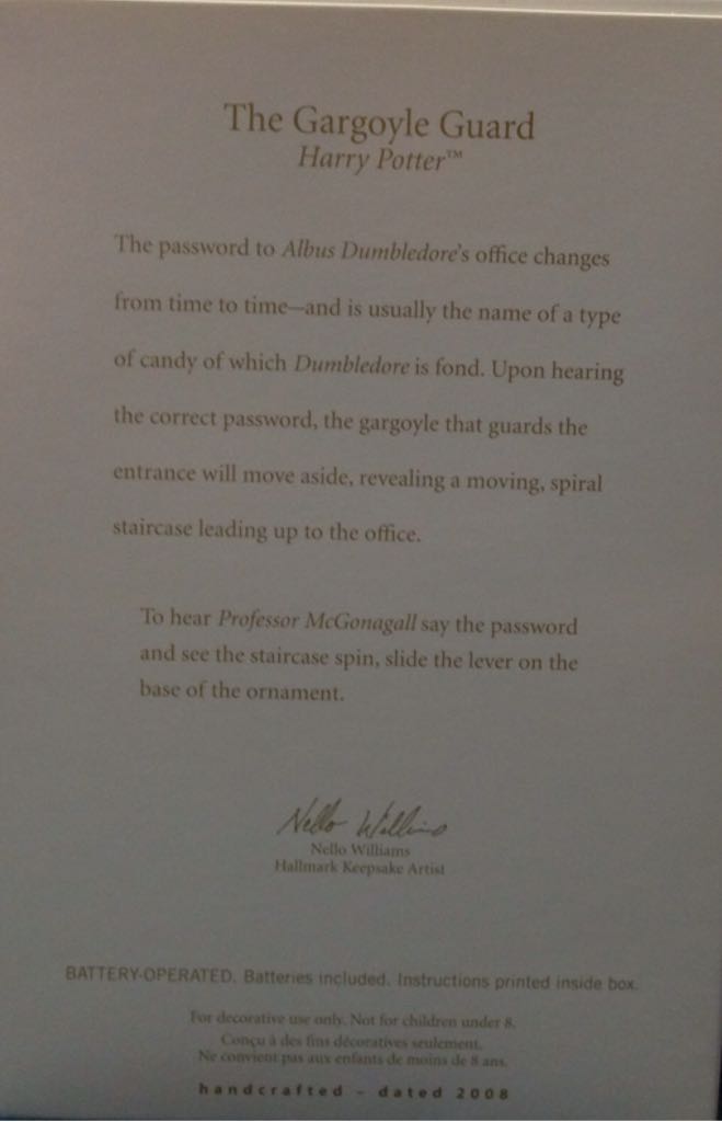 Harry Potter 2008 The Gargoyle Guard - Wizarding World Of Harry Potter (Movies & TV) ornament collectible [Barcode 795902022013] - Main Image 2