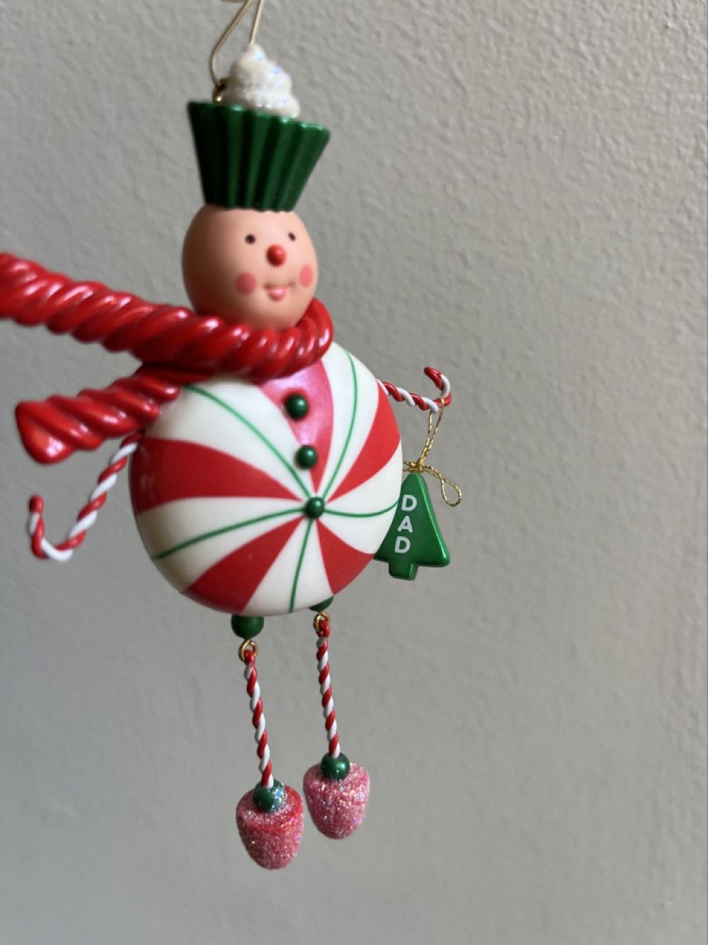 Dad - Dad (Candy Family) ornament collectible [Barcode 795902024819] - Main Image 3