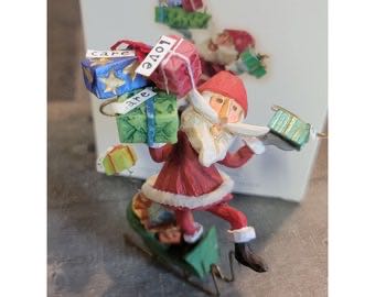 The Spirit Of Giving - A Santa Claus Christmas ornament collectible [Barcode 795902041021] - Main Image 4