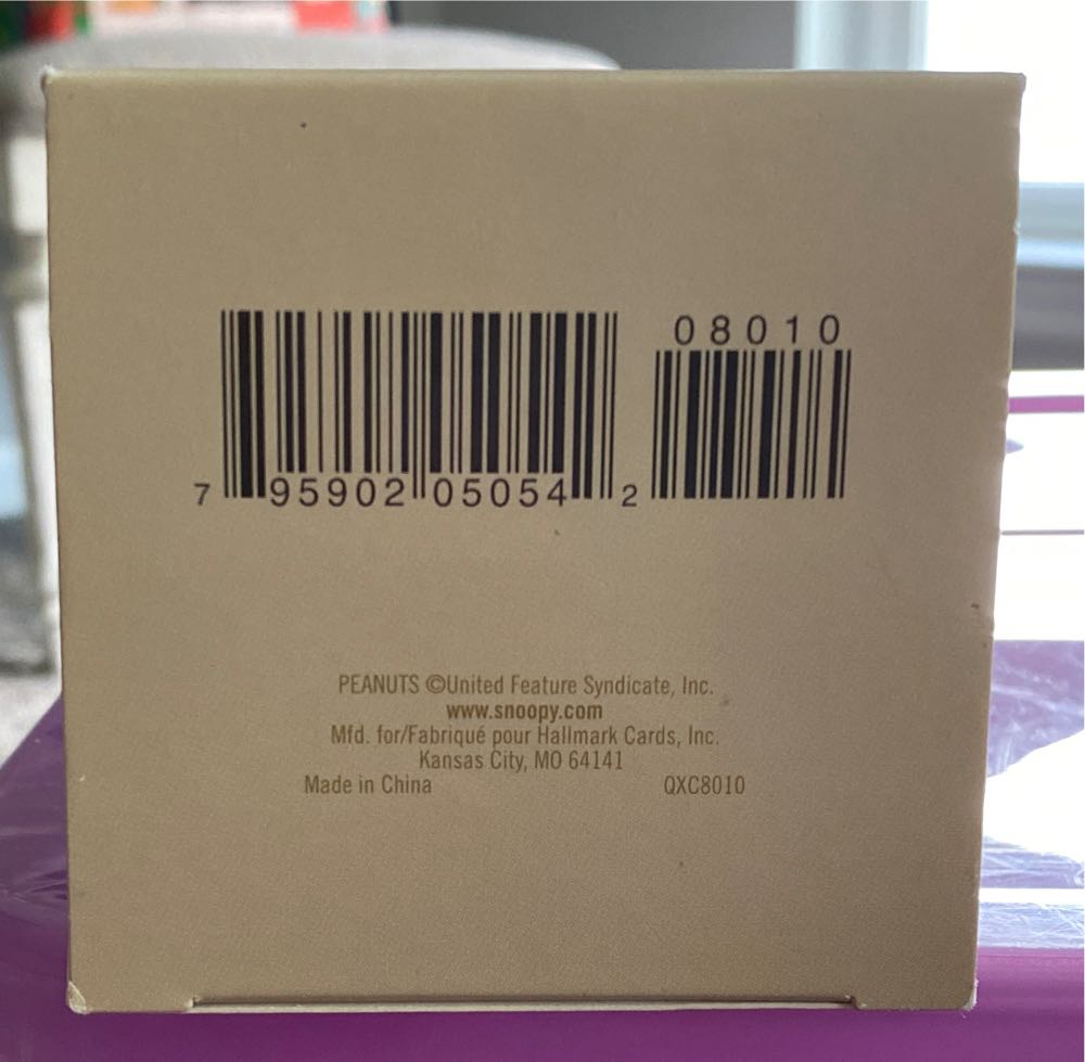 Christmas Hugs - The Peanuts Gang (Peanuts) ornament collectible [Barcode 795902050542] - Main Image 3