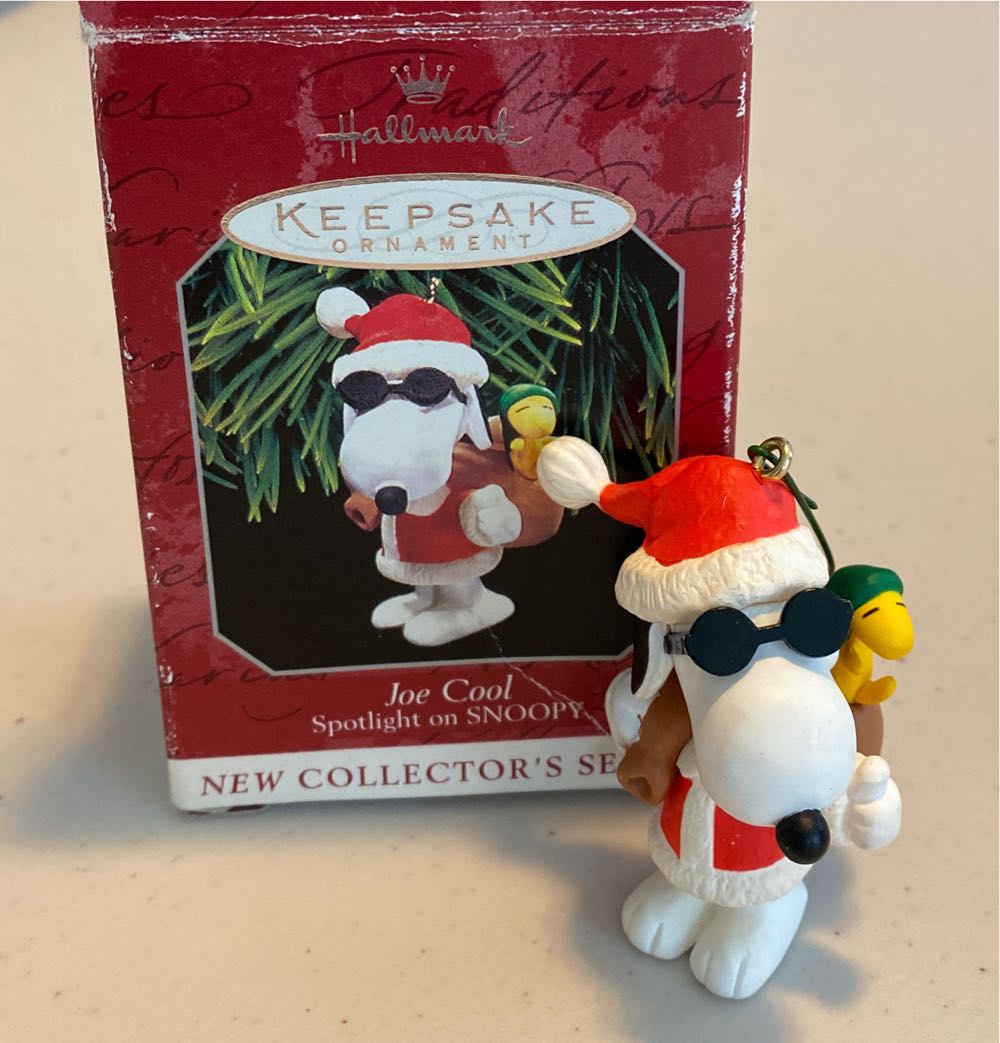#1 Joe Cool - Spotlight On Snoopy (Peanuts) ornament collectible [Barcode 015012432466] - Main Image 4