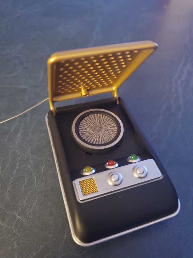 ST:TOS - “COMMUNICATOR” - Star Trek: The Original Series (MAGIC: Light & Sound) ornament collectible [Barcode 795902051471] - Main Image 3