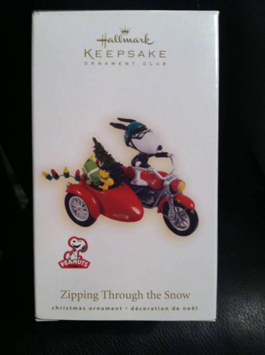 Peanuts Zipping Through The Snow - The Peanuts Gang (Peanuts) ornament collectible [Barcode 795902083434] - Main Image 1