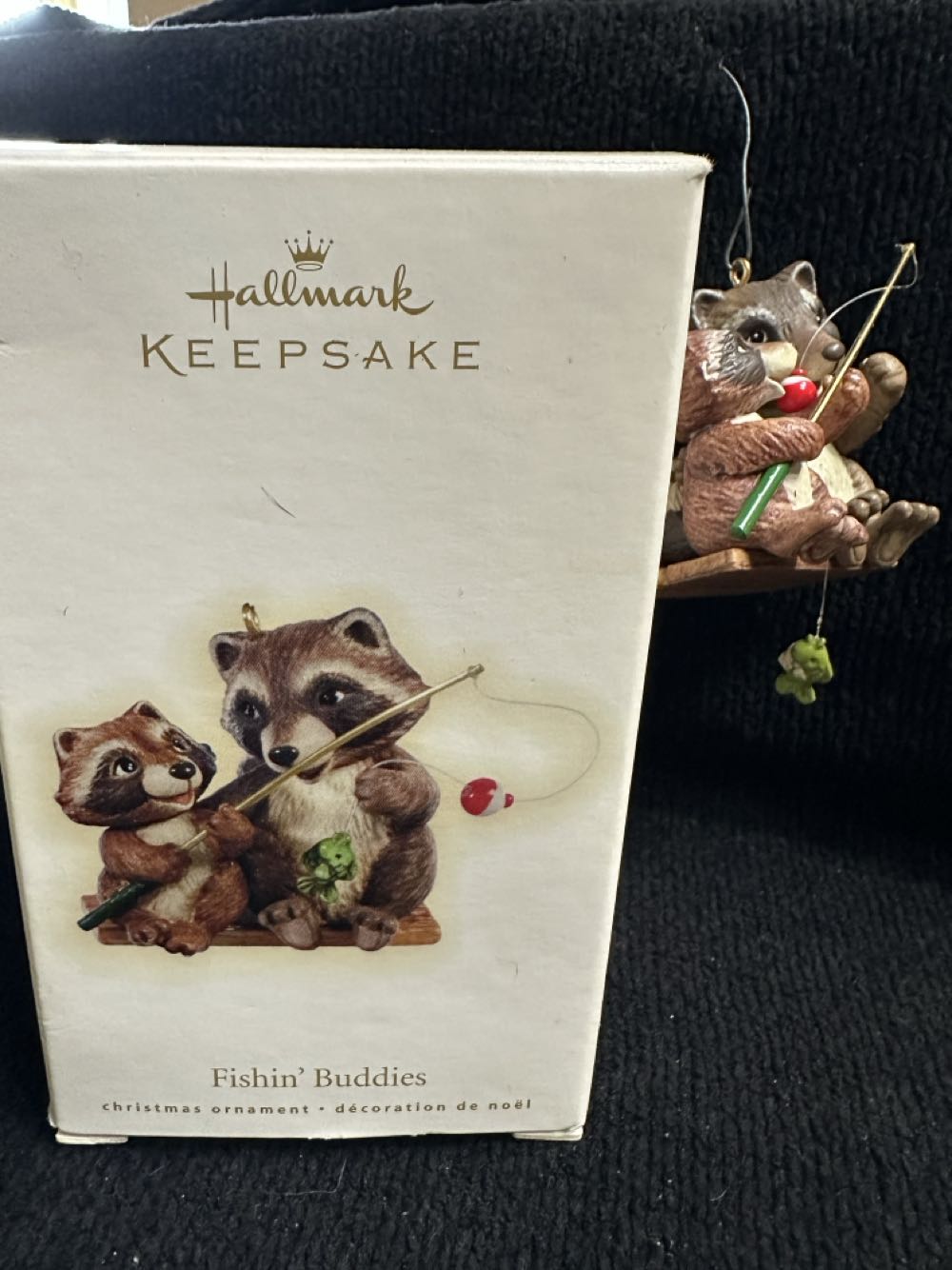 Fishin’ Buddies  (Fishing / Racoon) ornament collectible [Barcode 795902087074] - Main Image 4