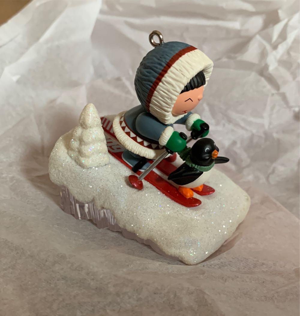 Frosty Friends #30 (2009) - Skiing Display (Frosty Friends) ornament collectible [Barcode 795902088309] - Main Image 3