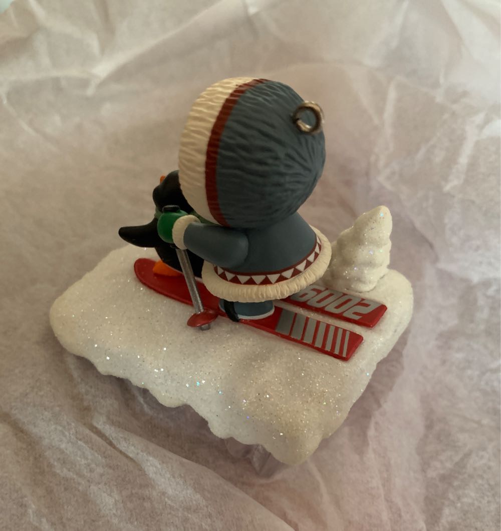 Frosty Friends #30 (2009) - Skiing Display (Frosty Friends) ornament collectible [Barcode 795902088309] - Main Image 4