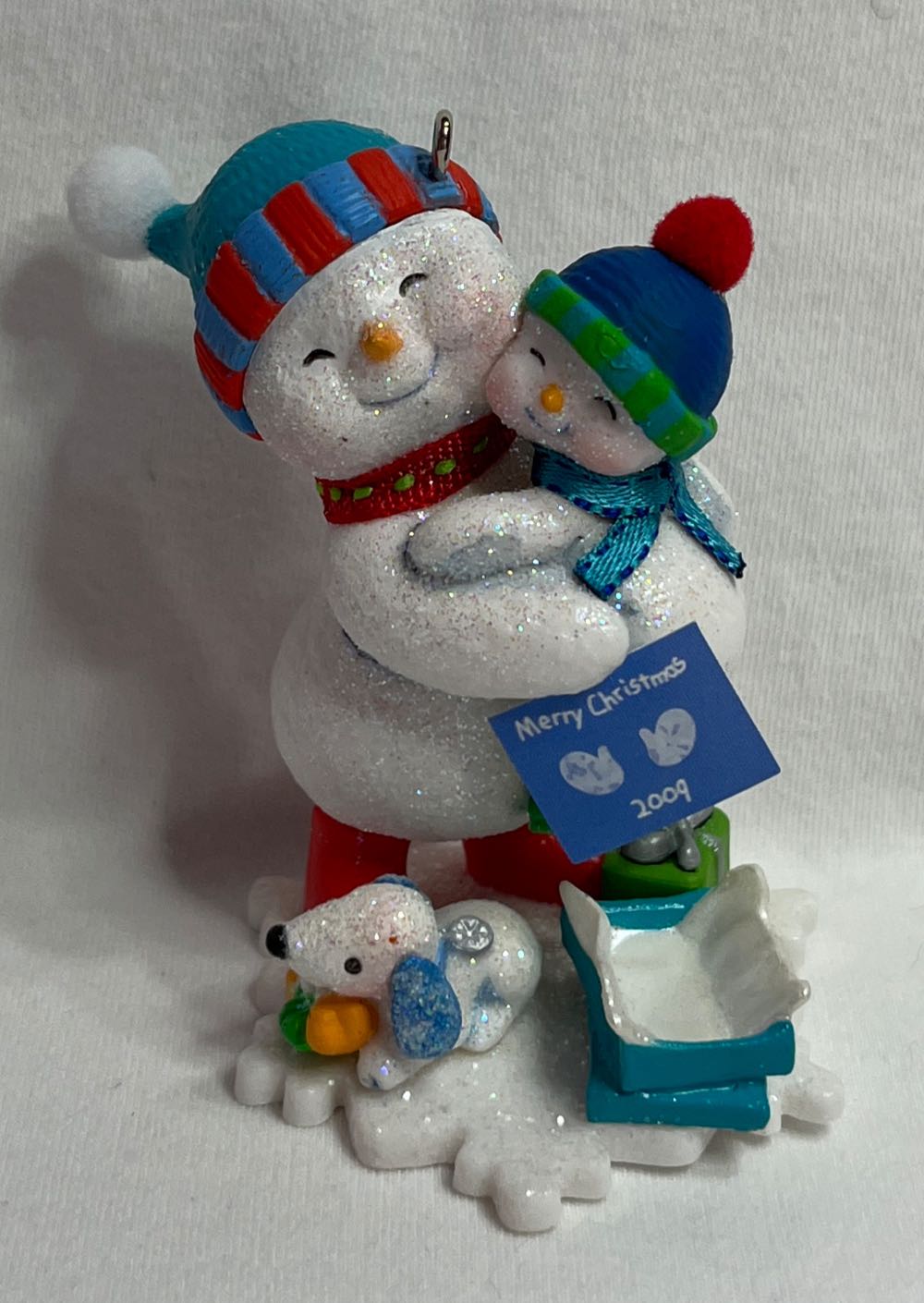 Making Memories #2 The Sweetest Gift 🐻 - Making Memories (Snowman) ornament collectible [Barcode 795902088392] - Main Image 3