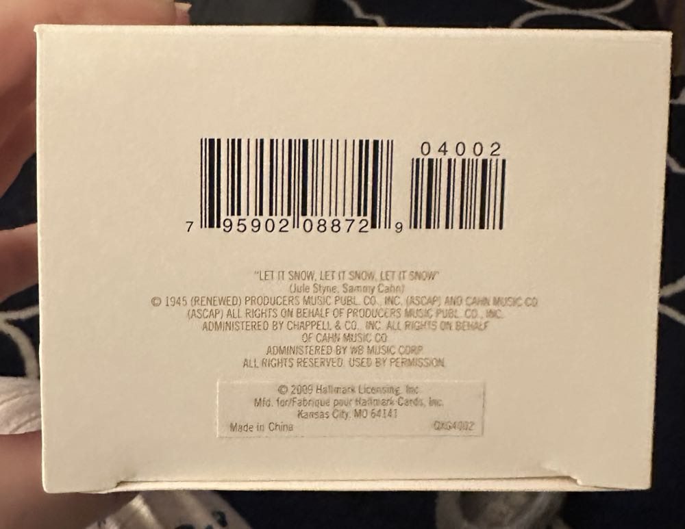 Sing-Along Snowman - Magic Sound (Music - Piano) ornament collectible [Barcode 795902088729] - Main Image 3