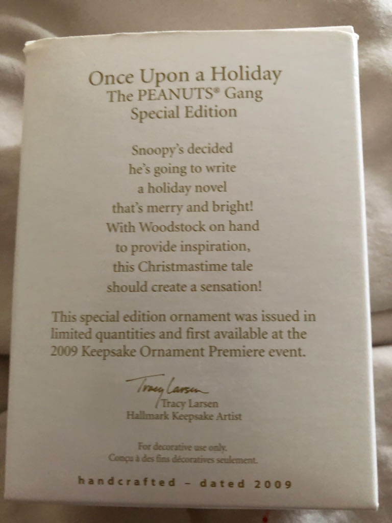 Once Upon A Holiday - The Peanuts Gang (Snoopy) ornament collectible [Barcode 795902088750] - Main Image 2