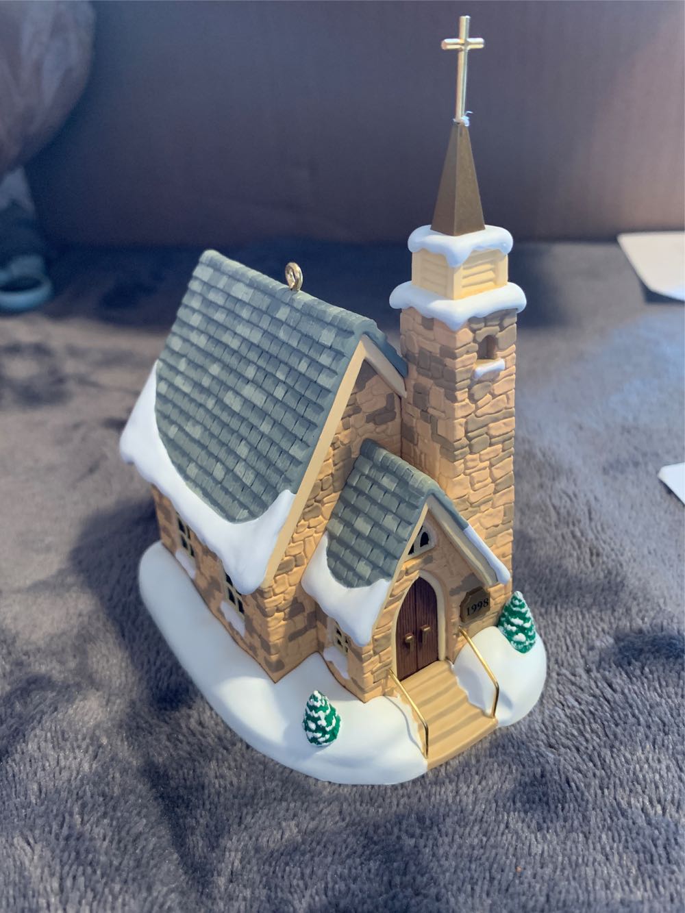 CS#1 - The Stone Church - Candlelight Services (Churches) ornament collectible [Barcode 015012436839] - Main Image 3