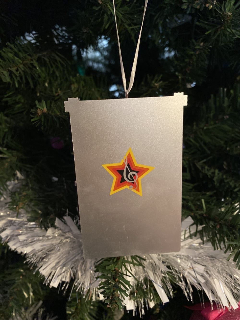 Disney Channel Jonas Rock the House - Hallmark Keepsake (Musicians) ornament collectible [Barcode 795902097530] - Main Image 2