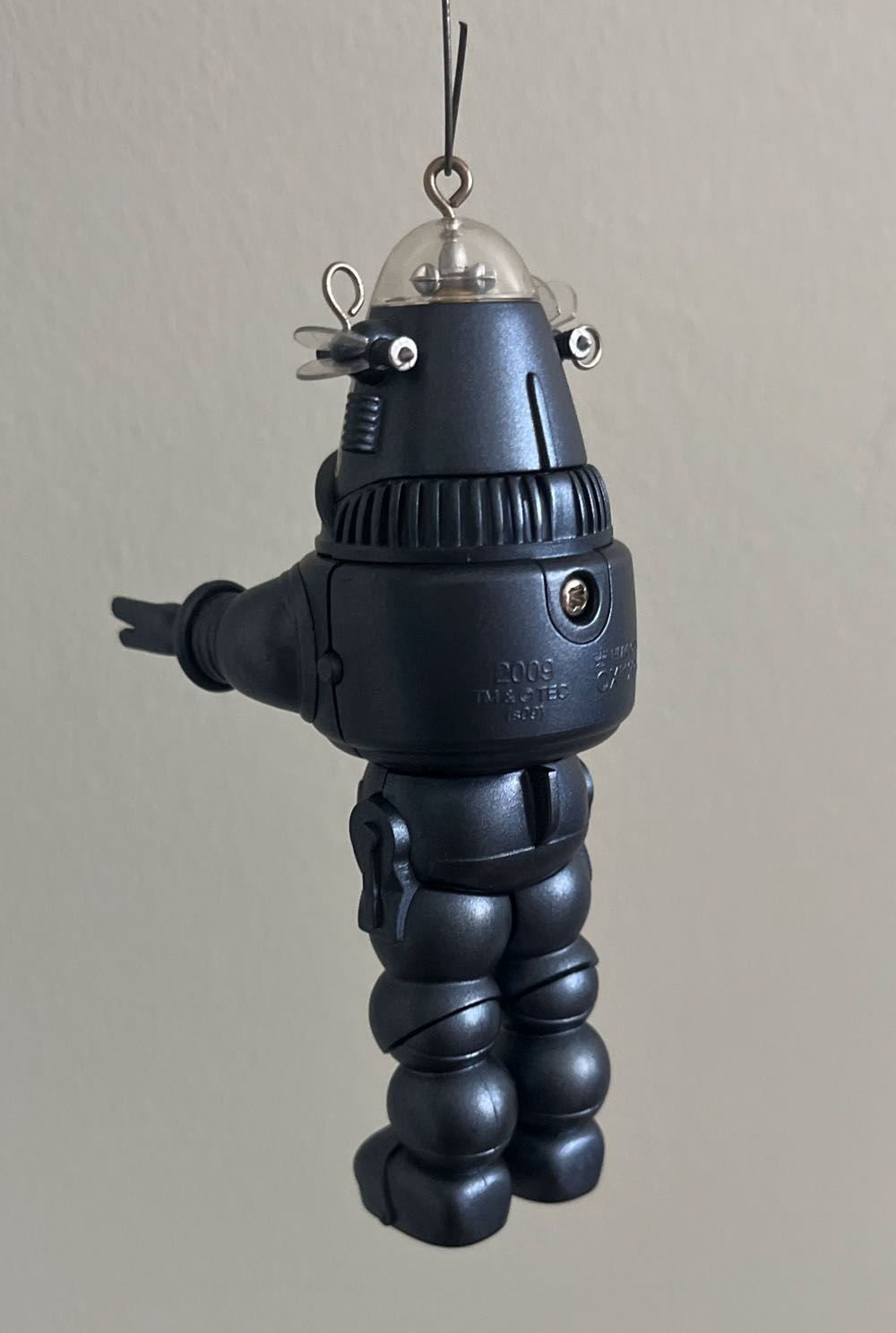 Robby The Robot - Television (Forbidden Planet) ornament collectible [Barcode 795902097738] - Main Image 2
