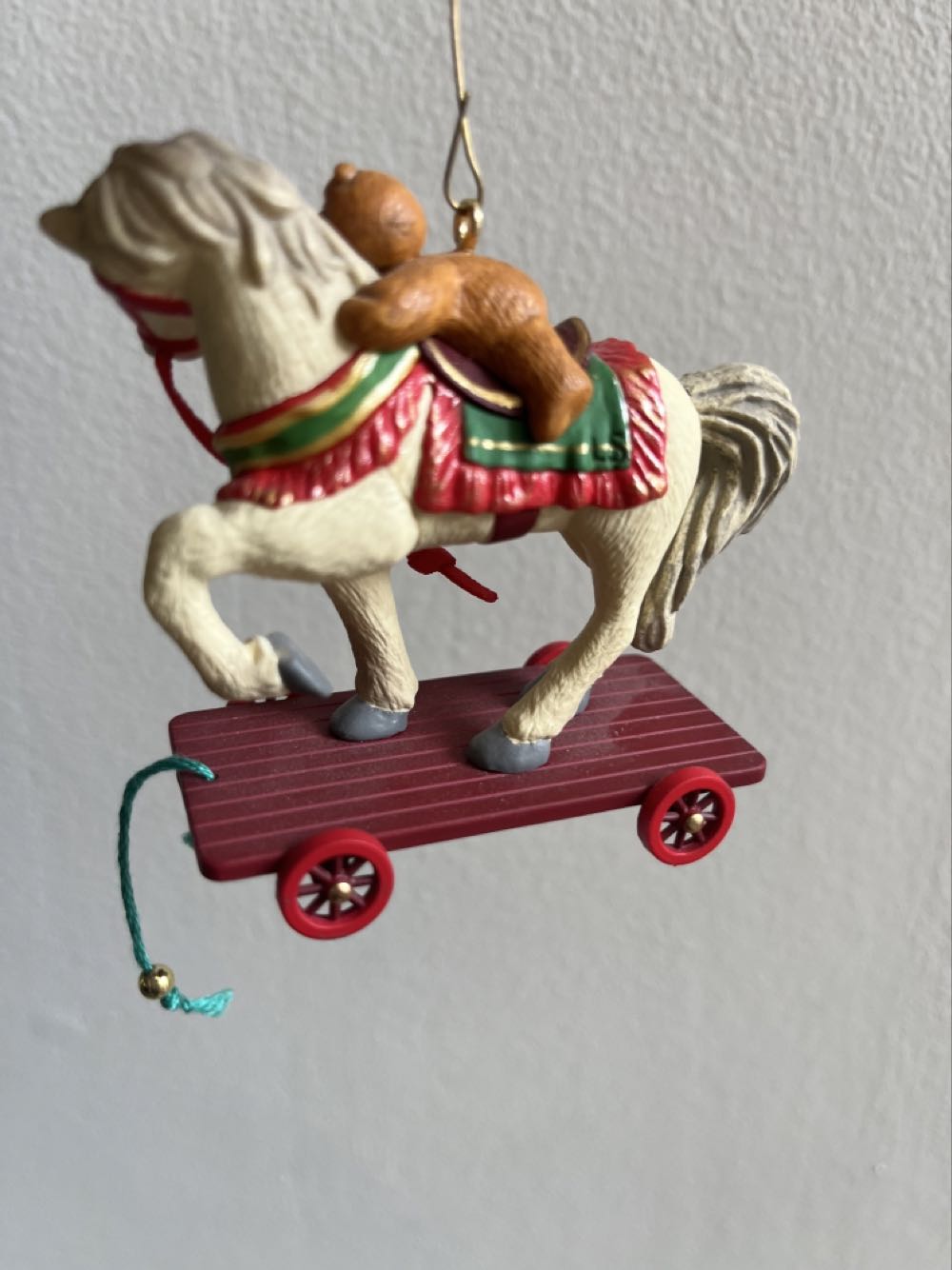 A Pony For Christmas #12 (2009) - A Pony For Christmas (Pony, Pull Toy) ornament collectible [Barcode 795902099459] - Main Image 4