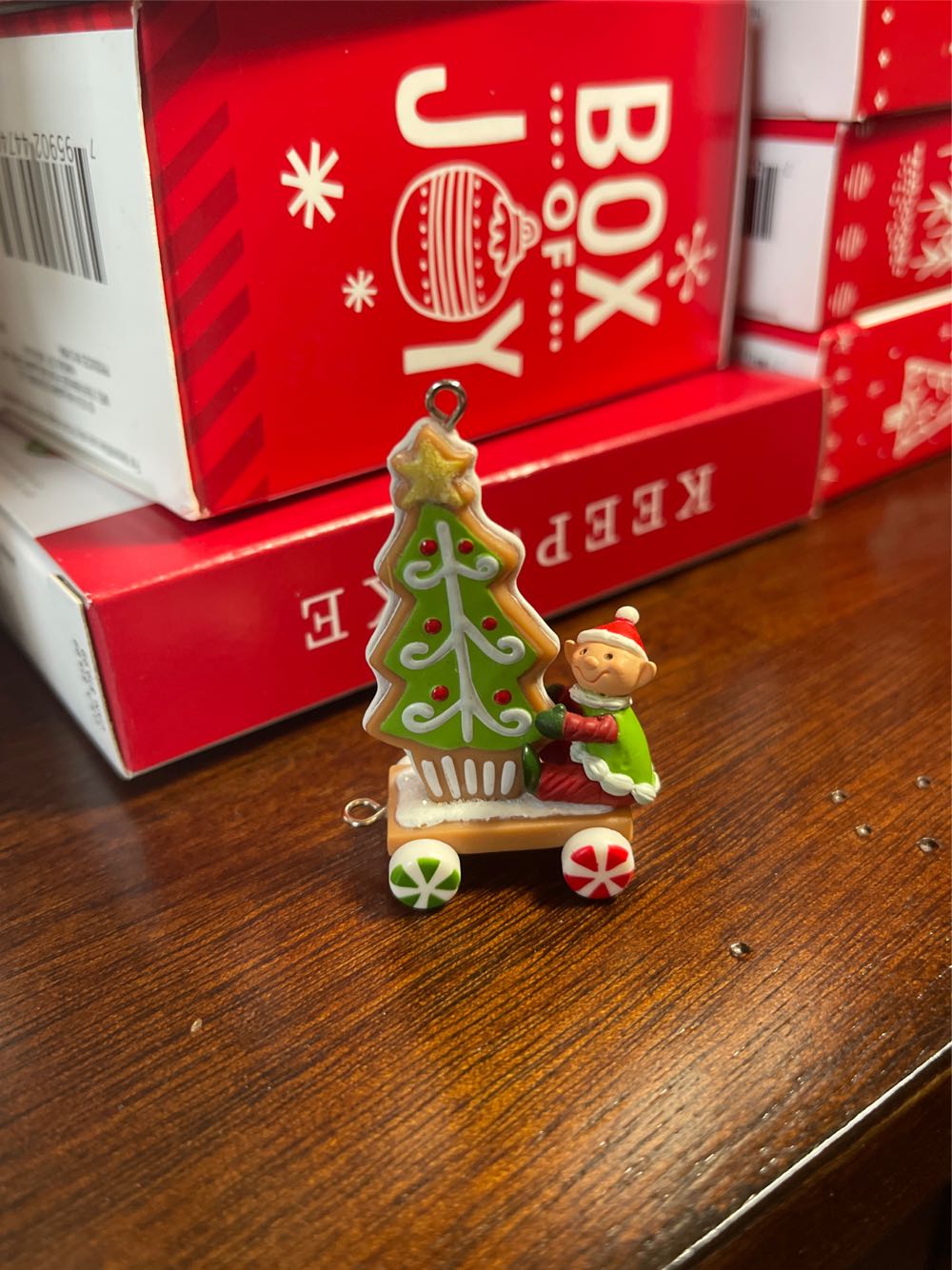 Santa & his Reindeer - Cheerful Elf - Santa And His Reindeer (Gingerbread) ornament collectible [Barcode 795902100803] - Main Image 4