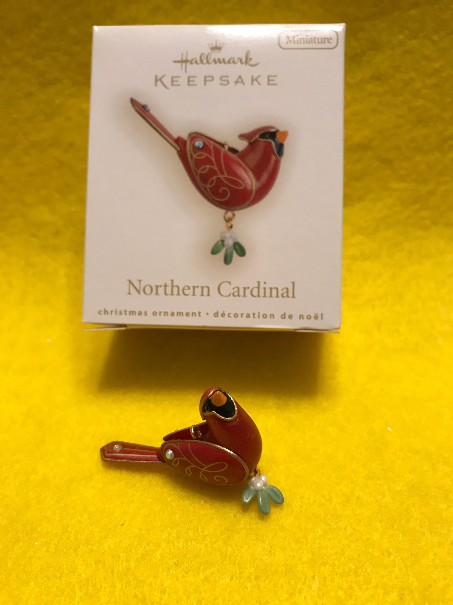 Northern Cardinal - Beauty Of Birds Miniature (Miniature) ornament collectible [Barcode 795902100872] - Main Image 3