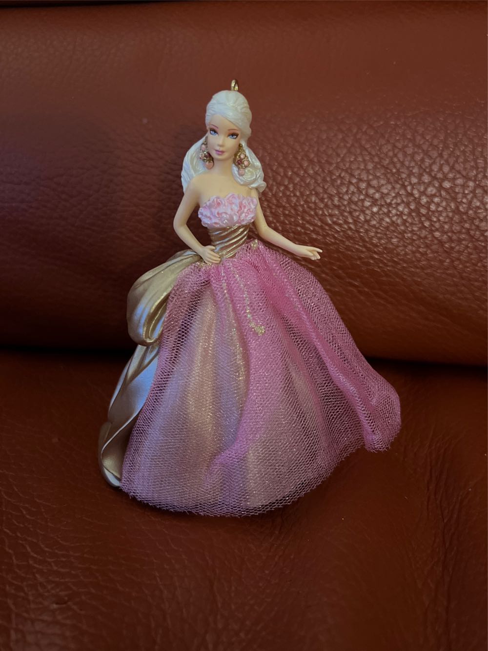 Barbie Celebration #10 2009 - Celebration Barbie Ornament Series (Holiday Barbie) ornament collectible [Barcode 795902106126] - Main Image 3