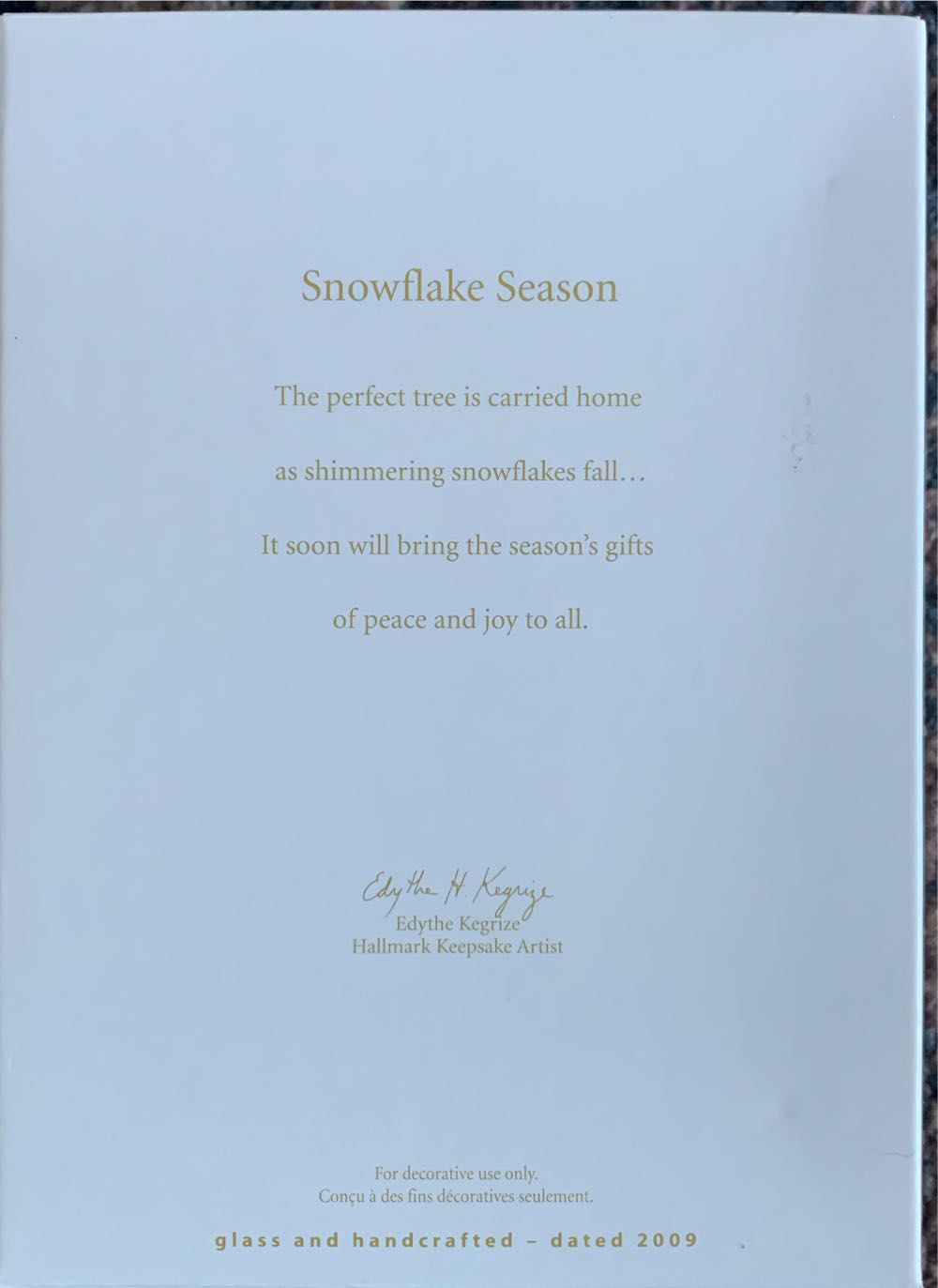 Snowflake Season  (Snowflake) ornament collectible [Barcode 795902110468] - Main Image 2