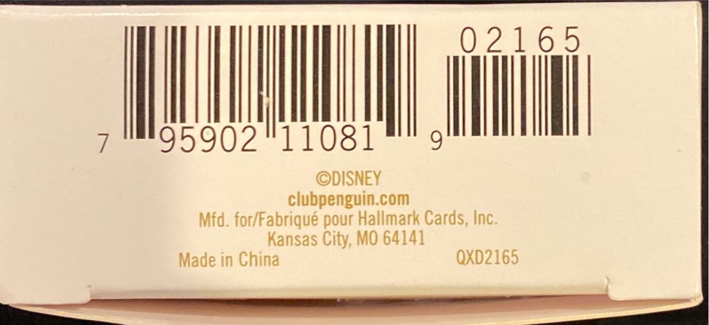 Club Penguin  ornament collectible [Barcode 795902110819] - Main Image 3
