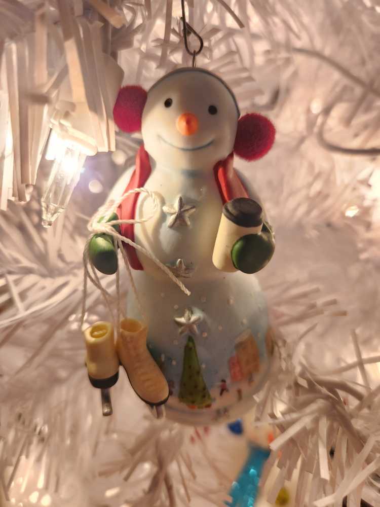 Zak E. Zamboni - Snowtop Lodge (Snowman) ornament collectible [Barcode 795902112608] - Main Image 4