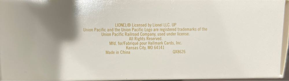 Union Pacific Streamliner Locomotive - Lionel Train Series (Trains) ornament collectible [Barcode 795902133825] - Main Image 3