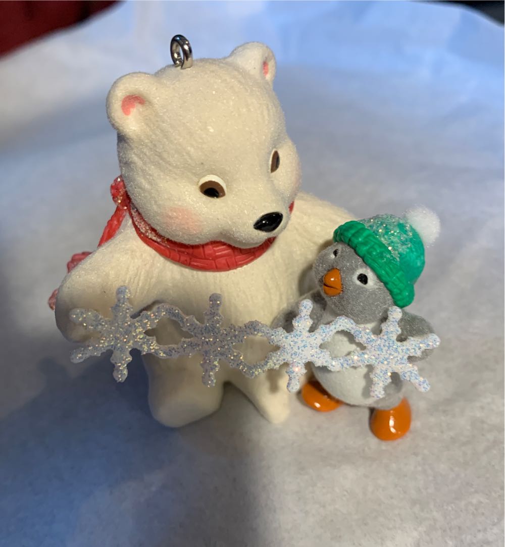Snowball And Tuxedo 2010 - Snowball & Tuxedo (Polar Bear & Penguin) ornament collectible [Barcode 795902133924] - Main Image 3