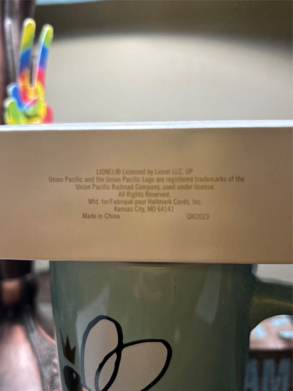 Lionel Union Pacific Streamliner Long Coach - Lionel Train Series (Trains) ornament collectible [Barcode 795902134259] - Main Image 4