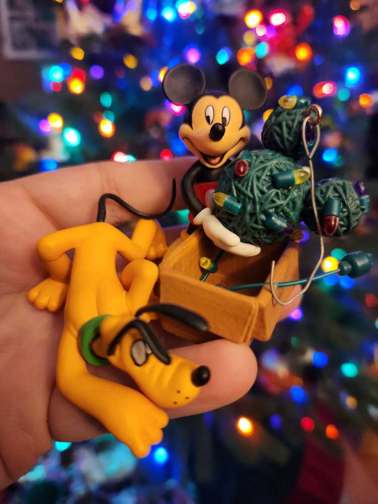 Knot A Problem - Mickey And Pluto (Mickey and Pluto) ornament collectible [Barcode 795902134303] - Main Image 3