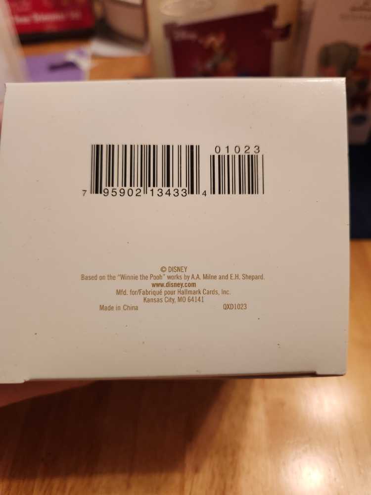 Deck The Woods! - Disney Winnie The Pooh (Disney) ornament collectible [Barcode 795902134334] - Main Image 3