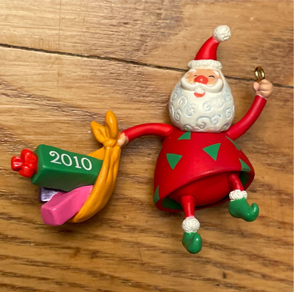 Miniature Santa Festive Santa #2 - Festive Santa (Miniature) ornament collectible [Barcode 795902134952] - Main Image 4