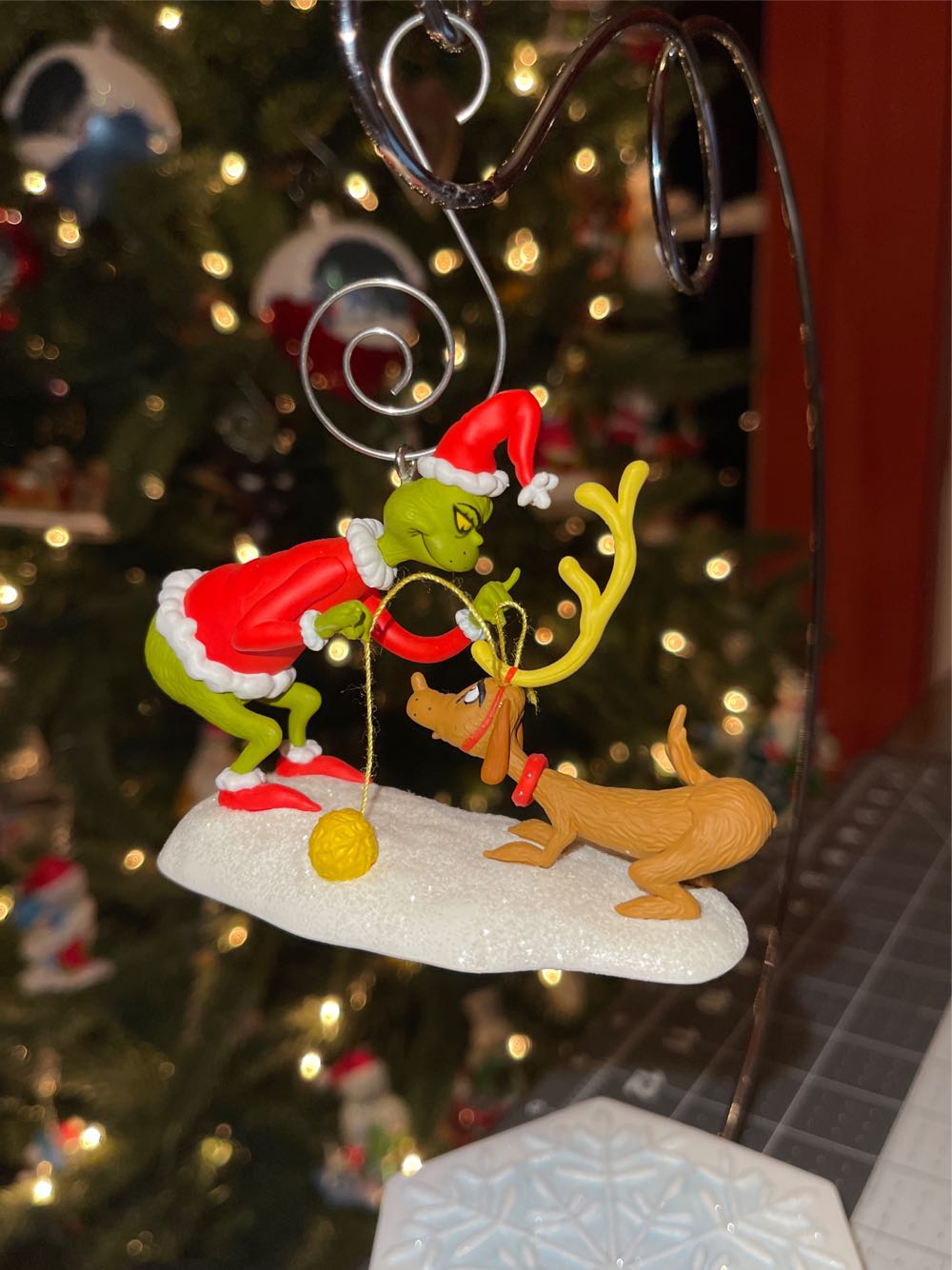 Grinch All I Need Is A Reindeer - Dr. Seuss’s How the Grinch Stole Christmas! (Dr. Seuss) ornament collectible [Barcode 795902139063] - Main Image 4