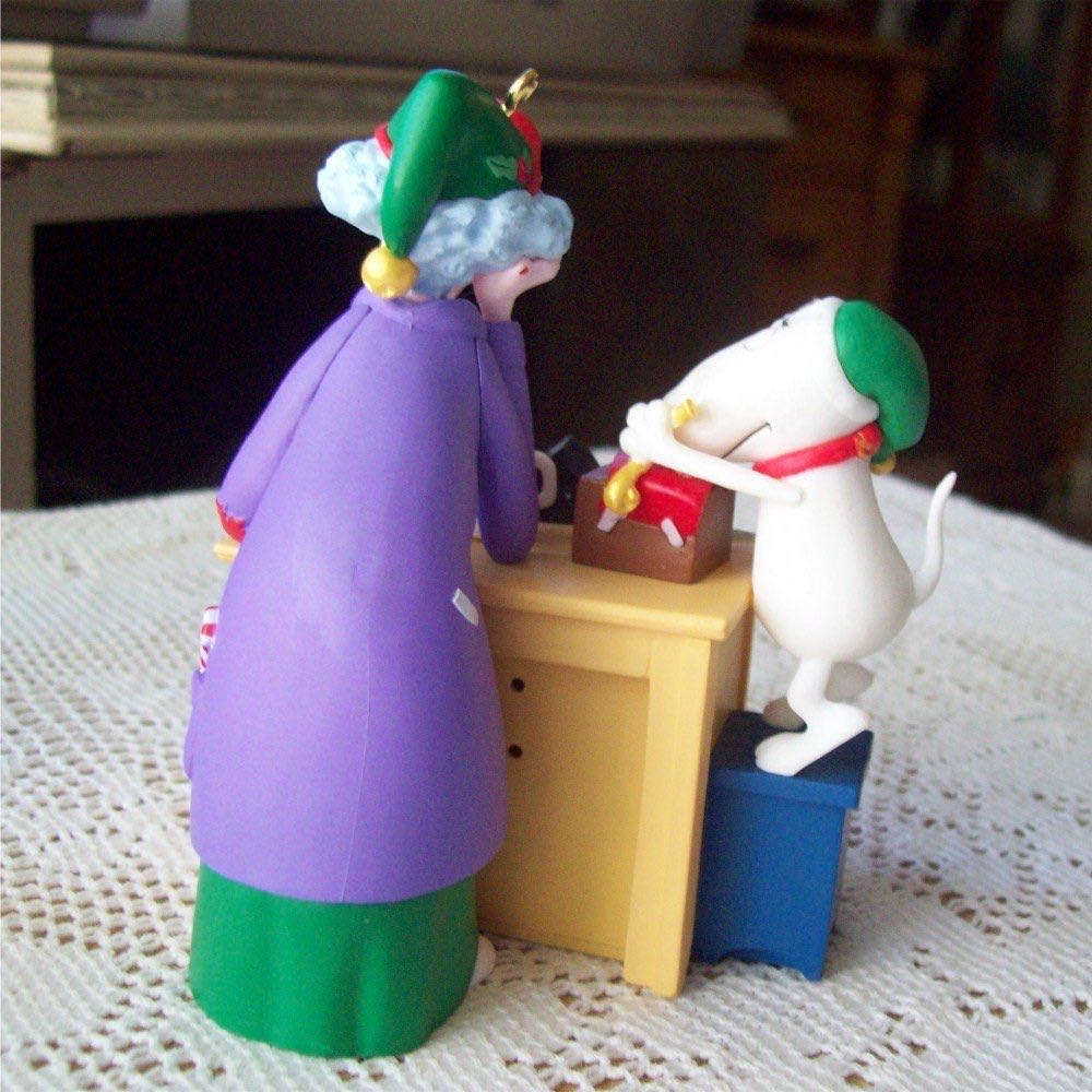 Maxine Bah Humbug! - Maxine (Maxine) ornament collectible [Barcode 795902139810] - Main Image 3