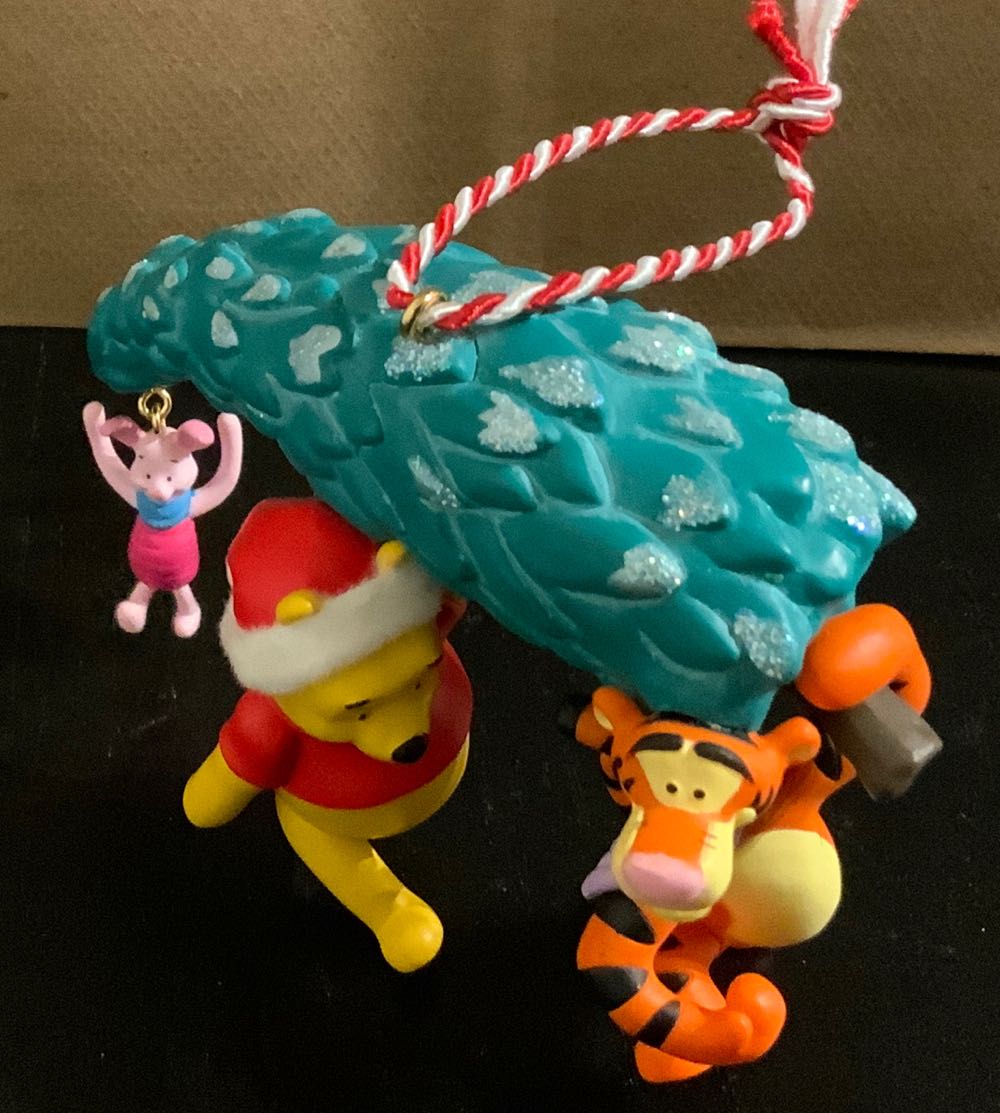 Disney / Pooh:  A Tree For Three - Pooh and Friends (Disney) ornament collectible [Barcode 795902140236] - Main Image 2
