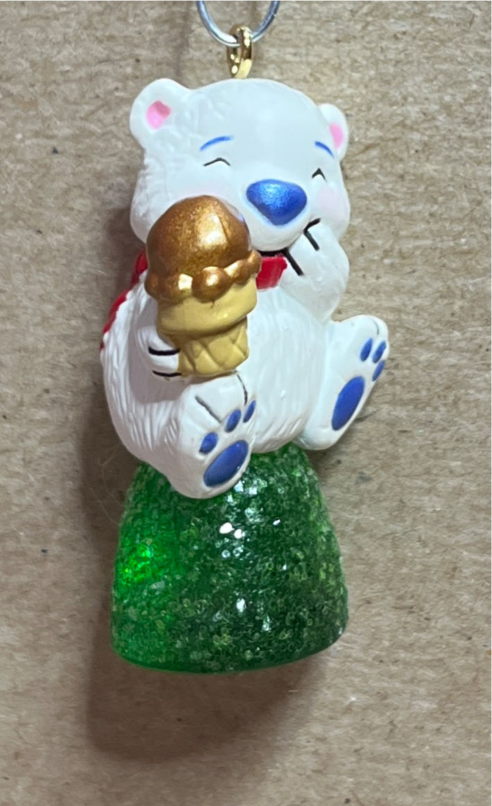 A Beary Cool Treat - Gumdrop Cuties (Gumdrop, Polar Bear, Mini) ornament collectible [Barcode 795902144838] - Main Image 3
