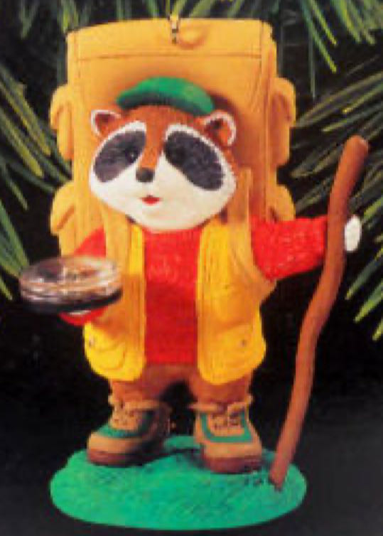 1998 Hallmark Keepsake Ornament ’Holiday Camper’ Raccoon -QX6783  (Crayola) ornament collectible [Barcode 015012437973] - Main Image 2