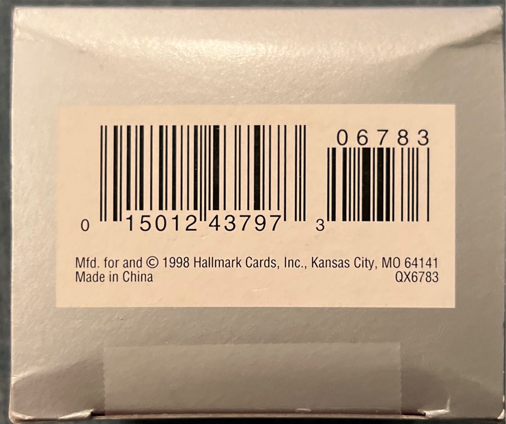 1998 Hallmark Keepsake Ornament ’Holiday Camper’ Raccoon -QX6783  (Crayola) ornament collectible [Barcode 015012437973] - Main Image 4