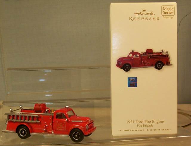 1951 Ford Fire Engine - Fire Brigade (Fire Brigade) ornament collectible [Barcode 795902145743] - Main Image 1
