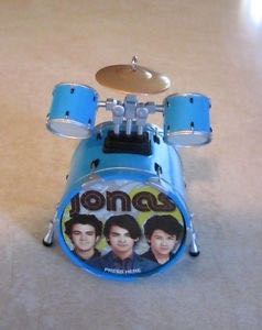 Rock Out! - Disney Channel’s Jonas (Keepsake Ornament) ornament collectible [Barcode 795902149383] - Main Image 2