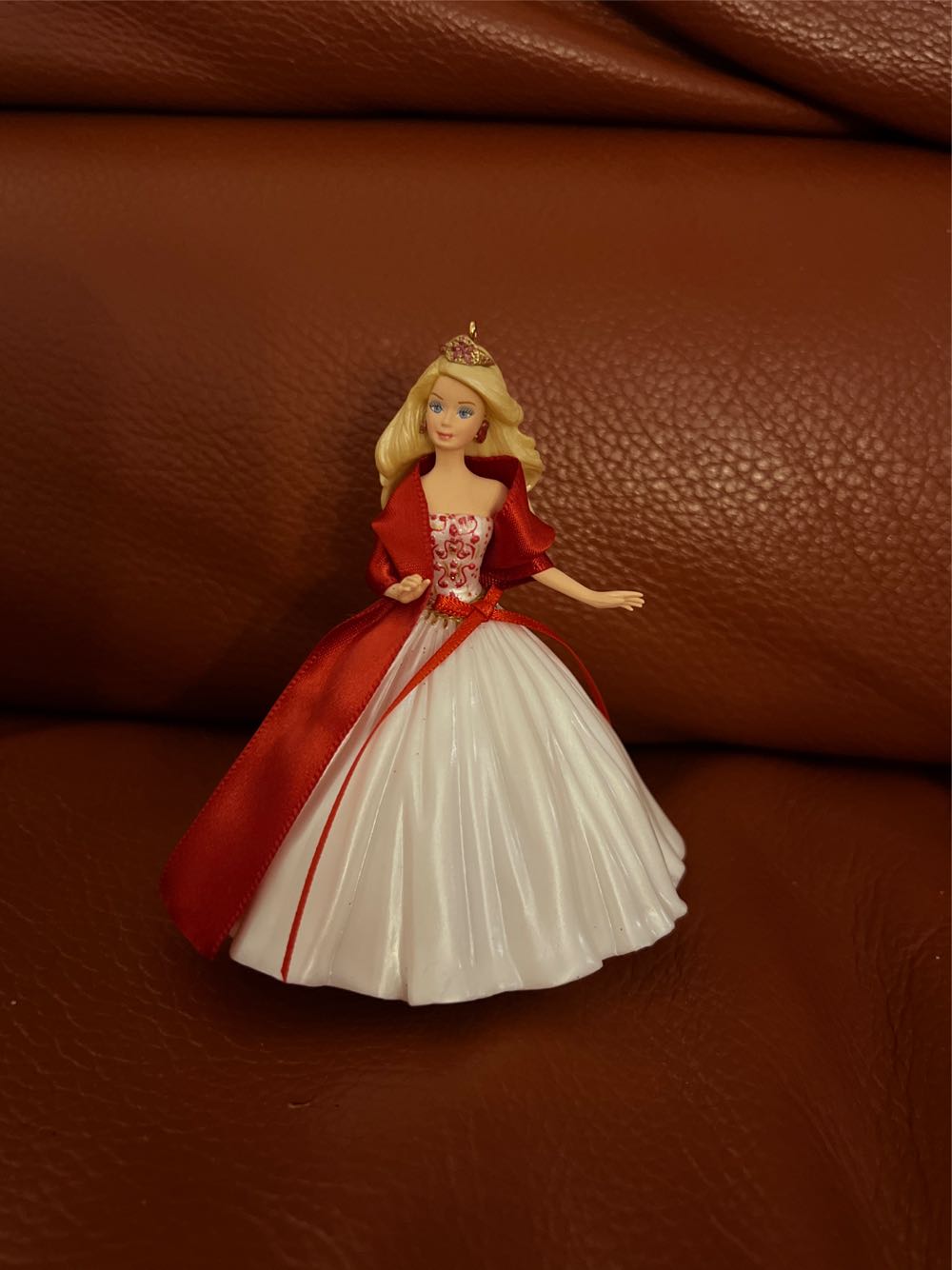 Barbie Celebration #11 2010 - Celebration Barbie Ornament Series (Holiday Barbie) ornament collectible [Barcode 795902163372] - Main Image 3