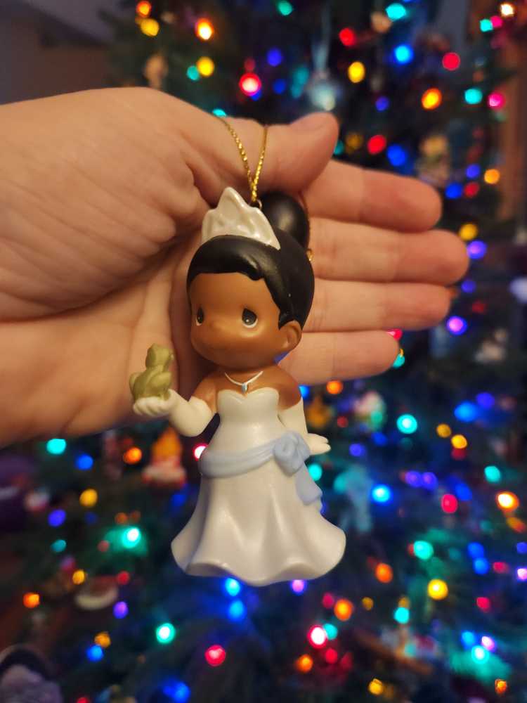 Princess Tiana - Disney Precious Moments (Disney Precious Moments) ornament collectible [Barcode 795902163402] - Main Image 3