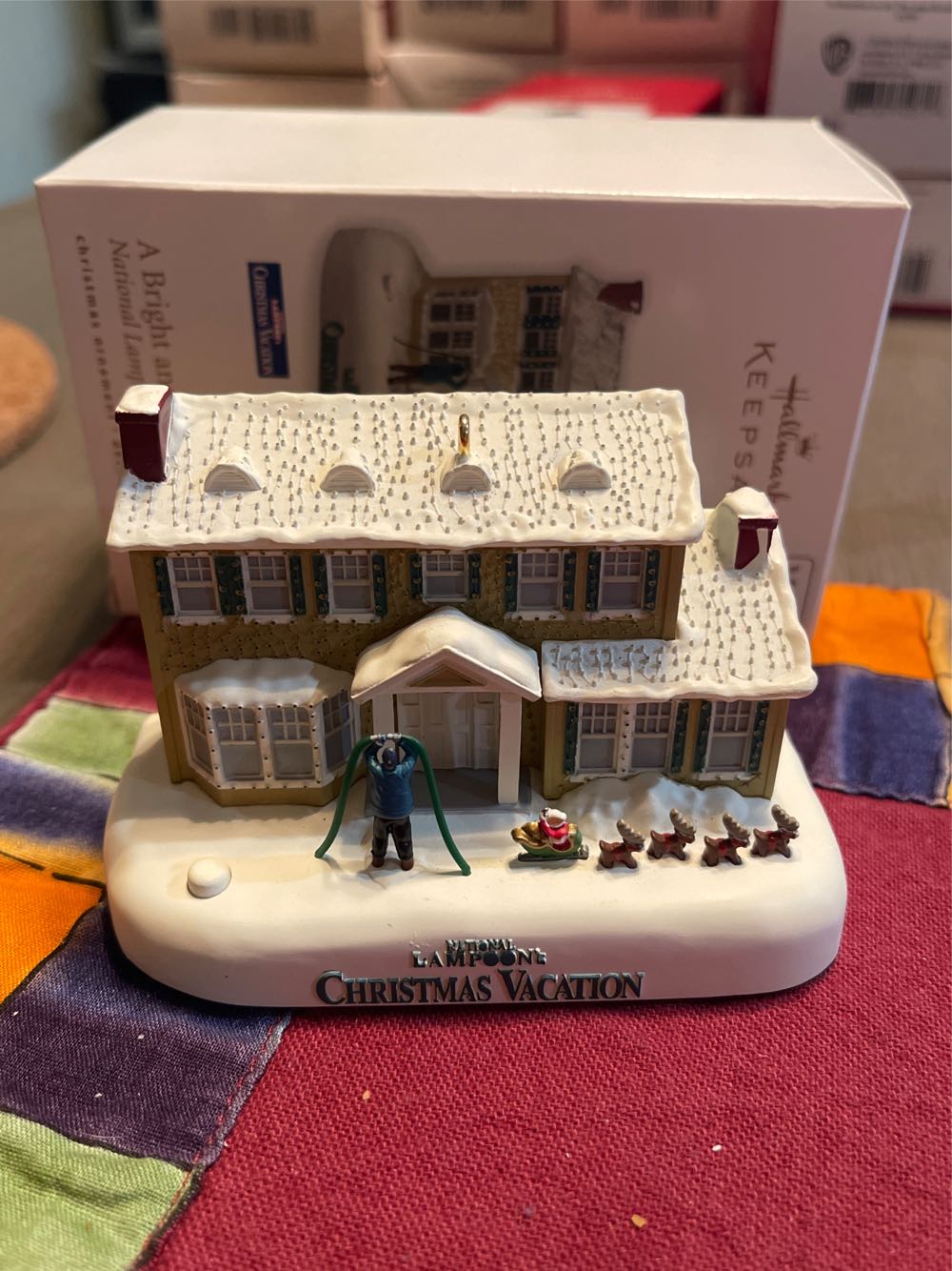Christmas Vacation: A Bright And Merry Christmas 2010 Ornament - Christmas Vacation (Griswold Family Christmas) ornament collectible [Barcode 795902165840] - Main Image 4