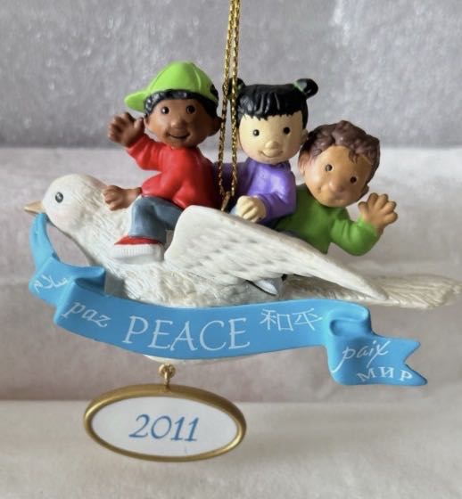 Believe In Peace - Unicef ornament collectible [Barcode 795902191542] - Main Image 2