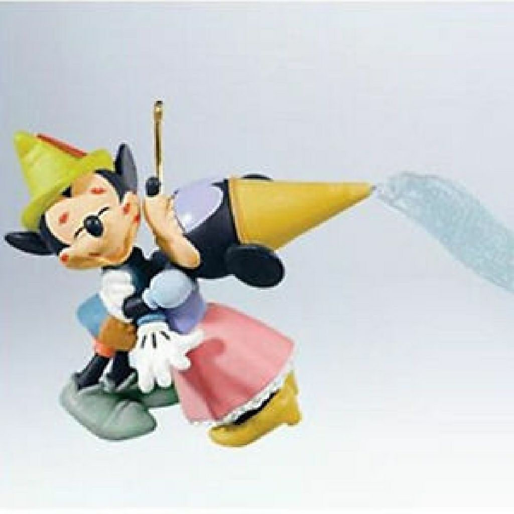 Brave Little Tailor - Disney - Mickey and Minnie (Walt Disney’s Mickey Mouse) ornament collectible [Barcode 795902191726] - Main Image 1