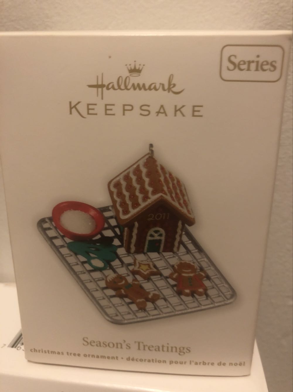 Season’s Treatings #3 (2011) - Season’s Treatings (Baking) ornament collectible [Barcode 795902191887] - Main Image 3