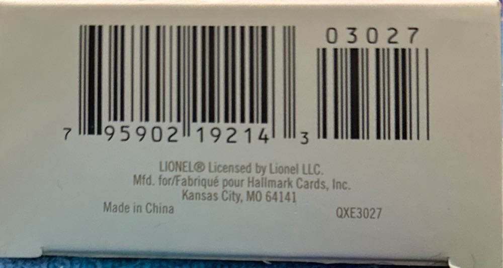 Pennsylvania GG-1 Locomotive - Lionel Train Series (Trains) ornament collectible [Barcode 795902192143] - Main Image 4
