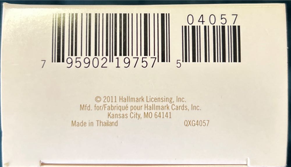 Friends Of A Feather - Kris’s Peguins (Penguins) ornament collectible [Barcode 795902197575] - Main Image 3