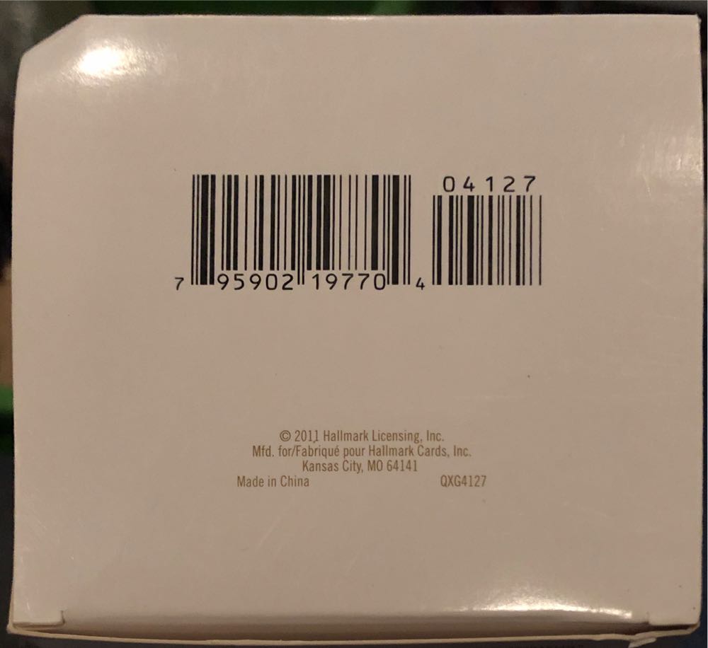 Santa Comes To Town - Santa (Magic Movement, Lights and Sound) ornament collectible [Barcode 795902197704] - Main Image 3